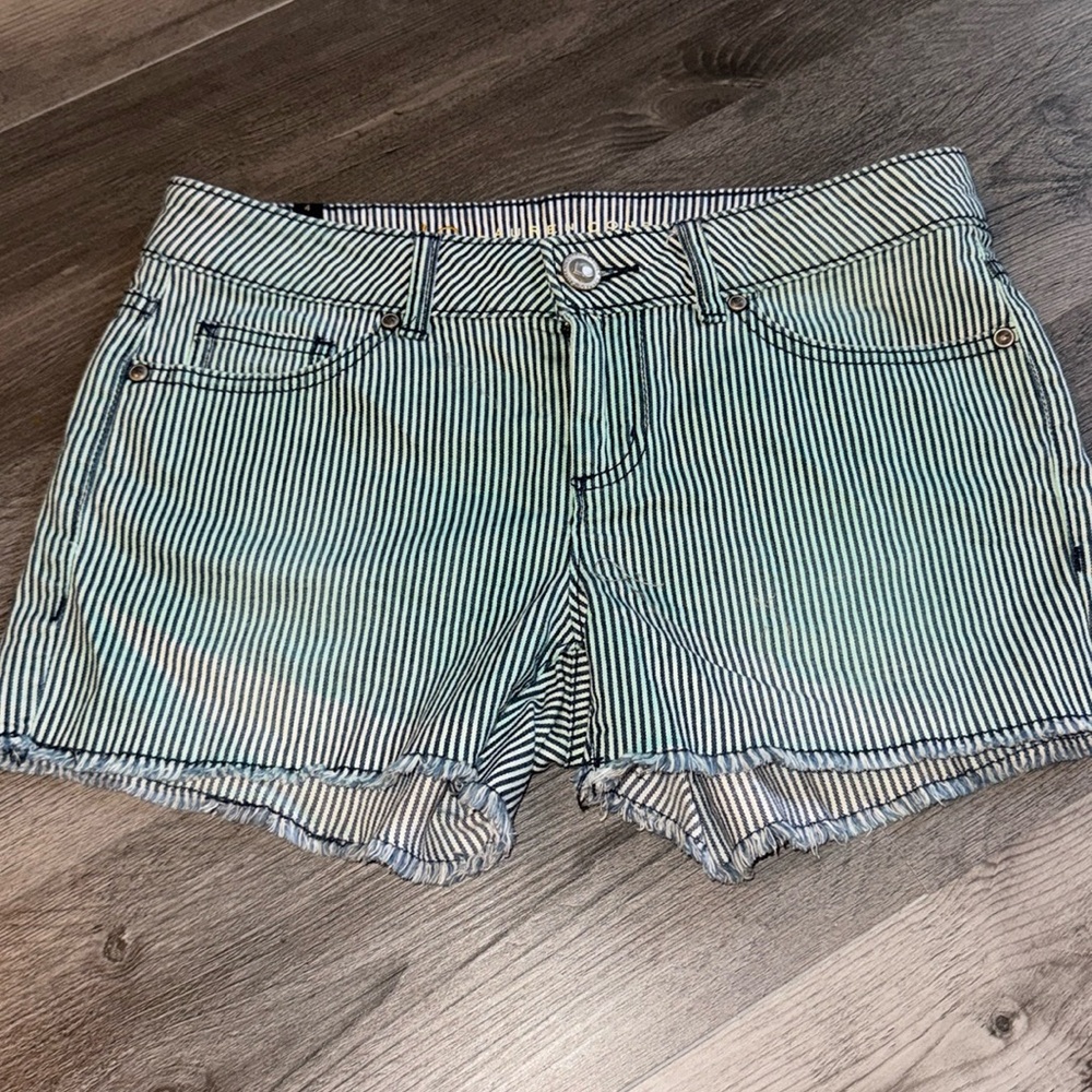 Lauren Conrad shorts size 4 LC